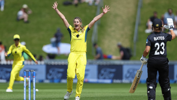 Australia complete ODI series clean sweep as New Zealand sag to 20-year low