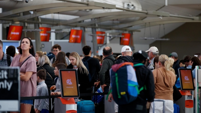 American Airlines flights resume after US-wide grounding over 'technical issue'