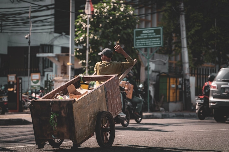 Australian exporters want a growing middle class in Asia, but there are signs it's shrinking in Indonesia