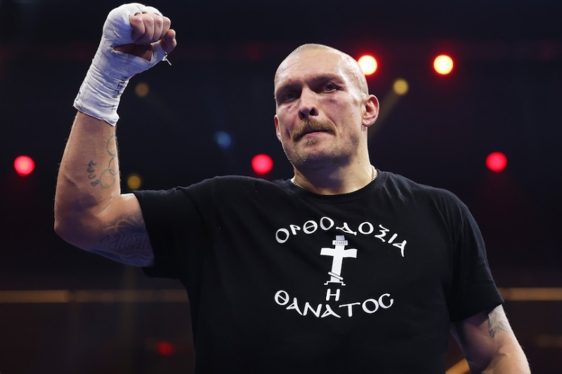 Oleksandr Usyk defeats Tyson Fury by unanimous decision to retain world heavyweight titles