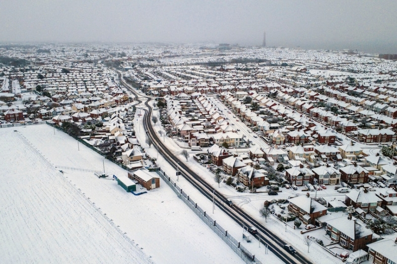 Heavy snow brings widespread disruption across the UK and Europe