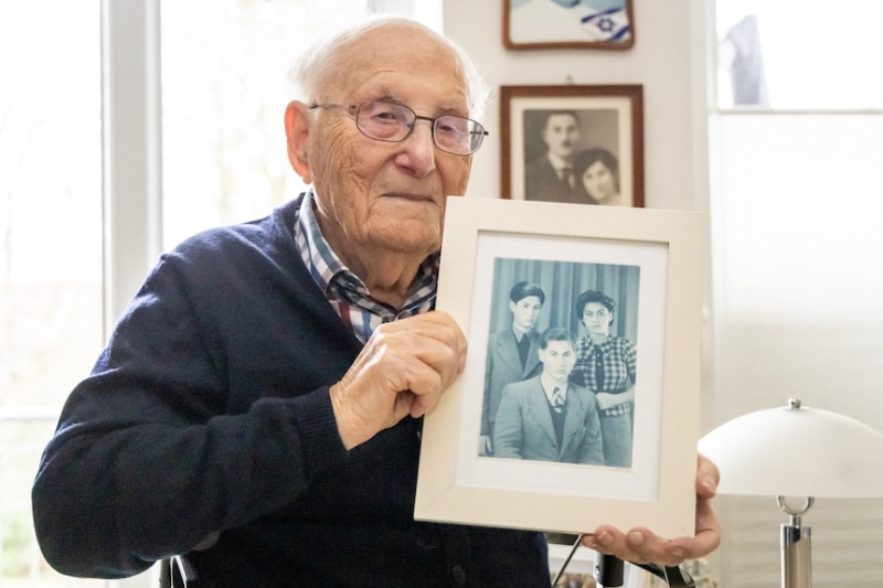 Holocaust survivor to return German award over far-right role in parliamentary vote