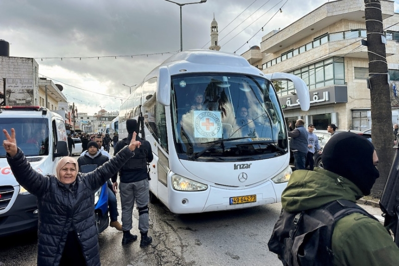 Palestinian prisoners freed as Israeli hostages released under Gaza ceasefire