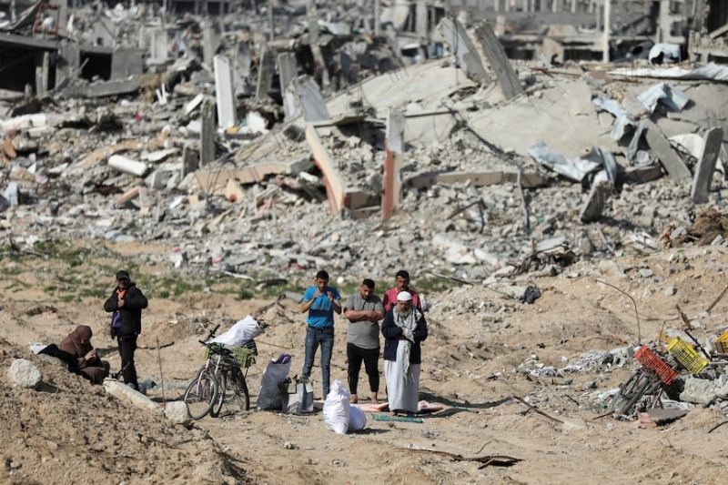 Palestinians return to their homes in Gaza after ceasefire to find rubble