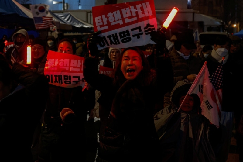 Police to take over efforts to detain impeached South Korean president