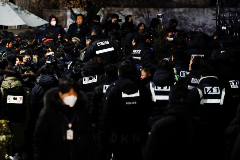 South Korean authorities detain impeached President Yoon Suk Yeol over martial law declaration