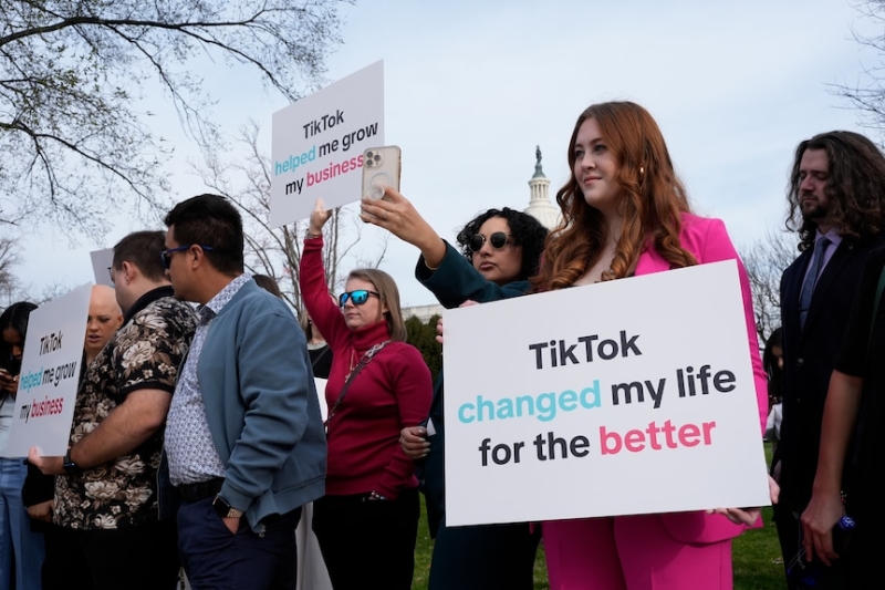 TikTok goes dark in the US as shutdown comes into effect