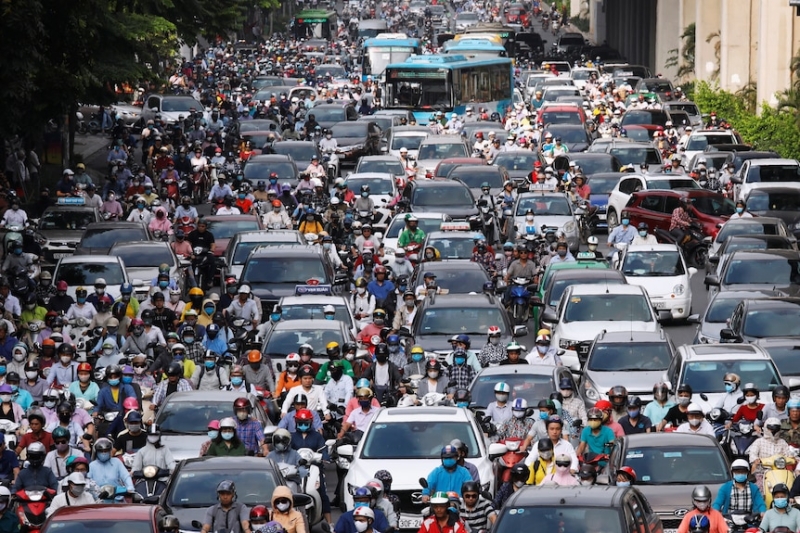 Vietnam fines reckless drivers half the average annual salary