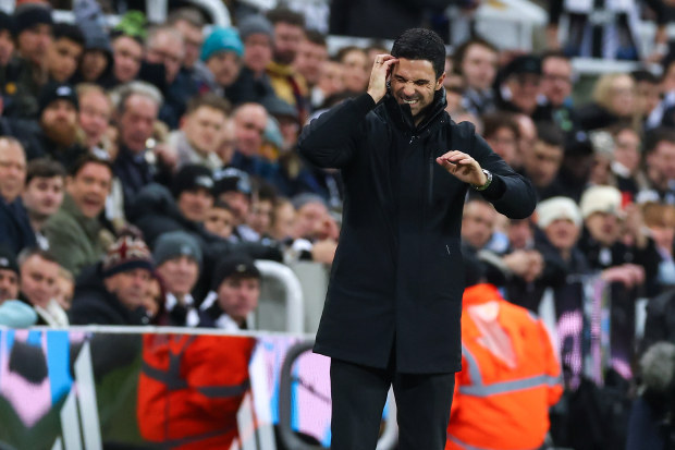 'Must be the ball': Arsenal coach taunted by Newcastle fans