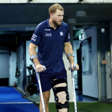 Matt Burton, Viliame Kikau facing weeks on sideline after injuring knees in Bulldogs win