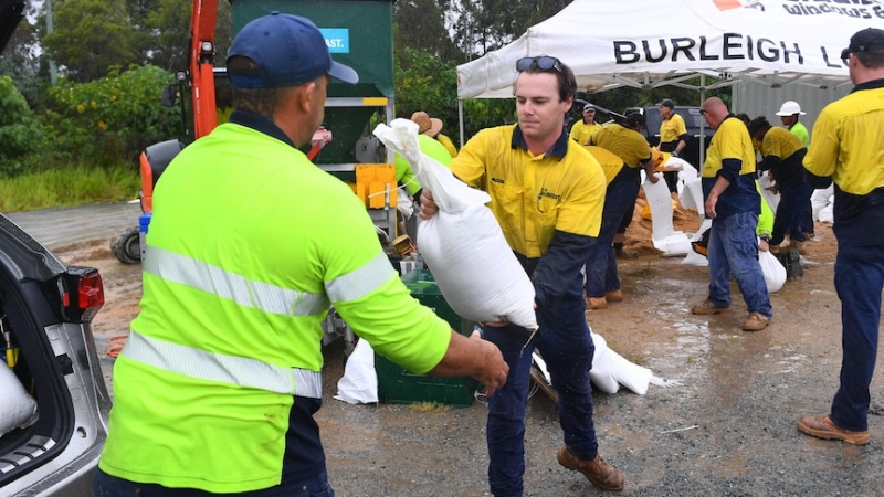 Gale-force winds cut more power in wake of Cyclone Alfred