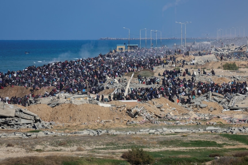 In pictures: Emotional scenes as Palestinians head home to northern Gaza amid ceasefire