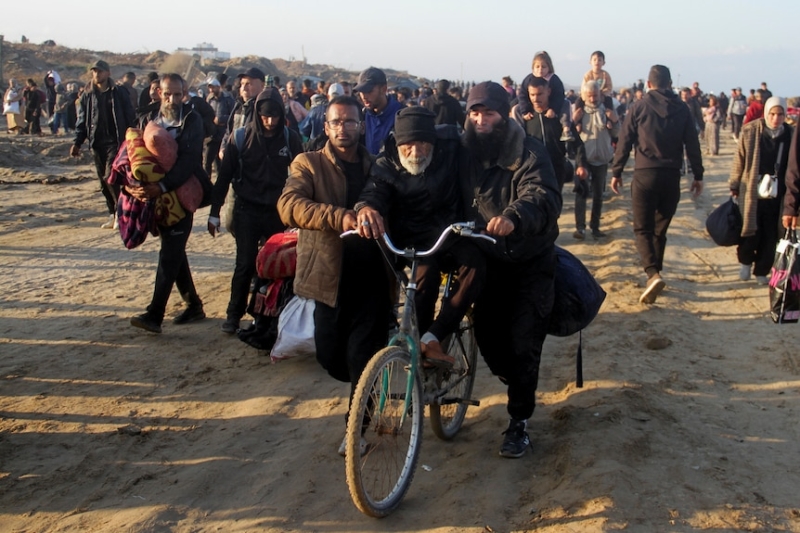 In pictures: Emotional scenes as Palestinians head home to northern Gaza amid ceasefire